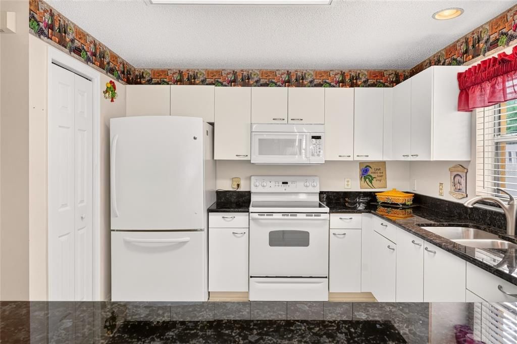 En Venta: $375,000 (2 camas, 2 baños, 1228 Pies cuadrados)