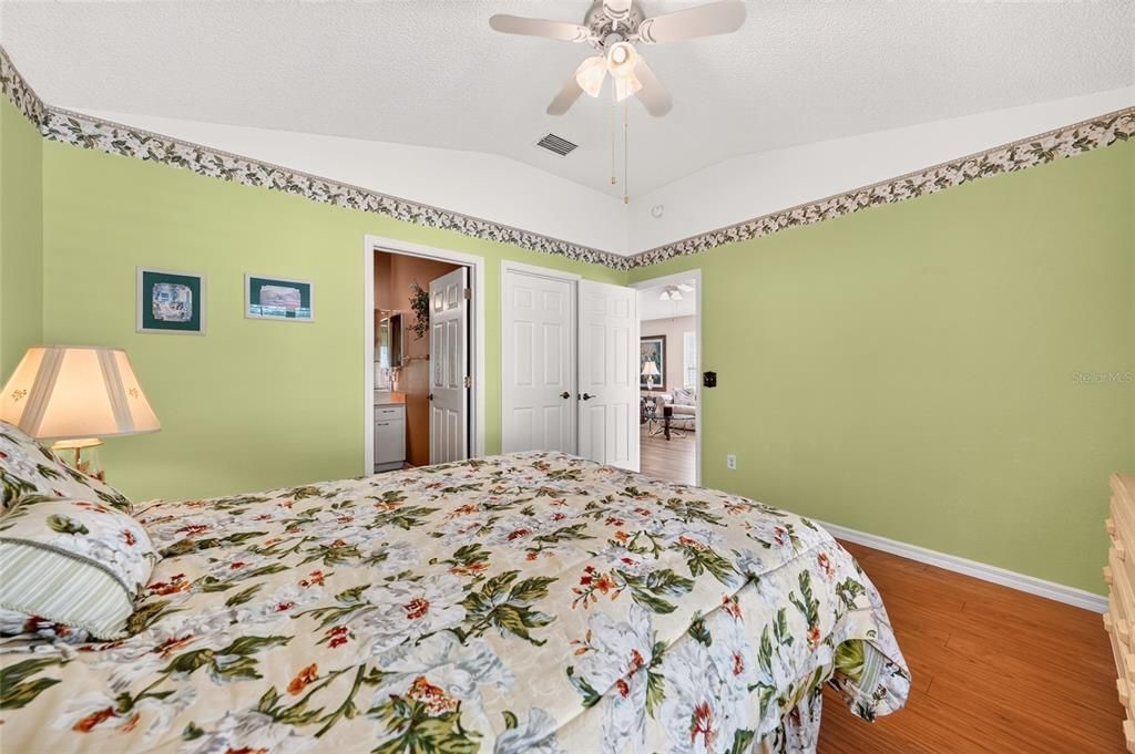 En Venta: $375,000 (2 camas, 2 baños, 1228 Pies cuadrados)