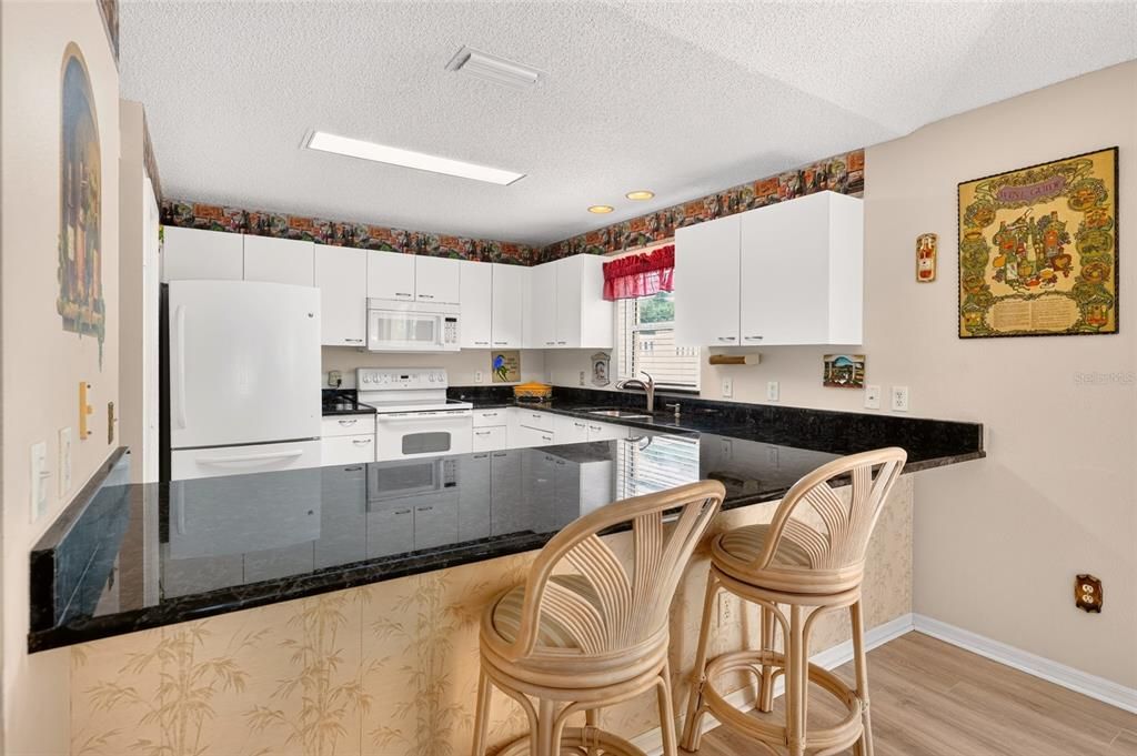 En Venta: $375,000 (2 camas, 2 baños, 1228 Pies cuadrados)