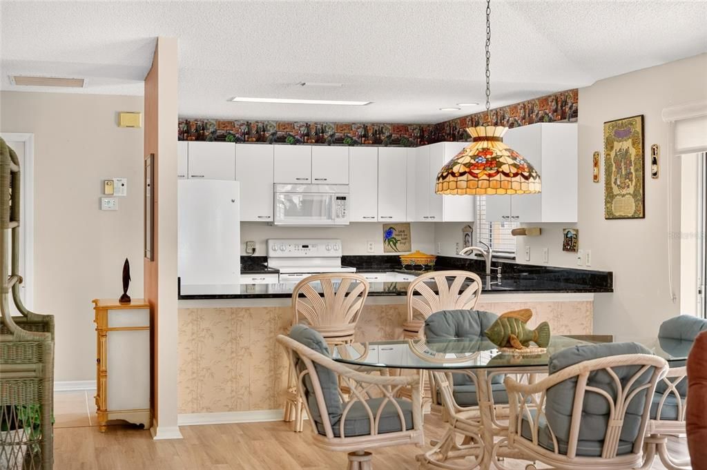 En Venta: $375,000 (2 camas, 2 baños, 1228 Pies cuadrados)