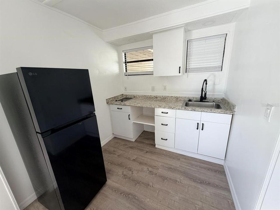 For Rent: $1,000 (0 beds, 1 baths, 250 Square Feet)