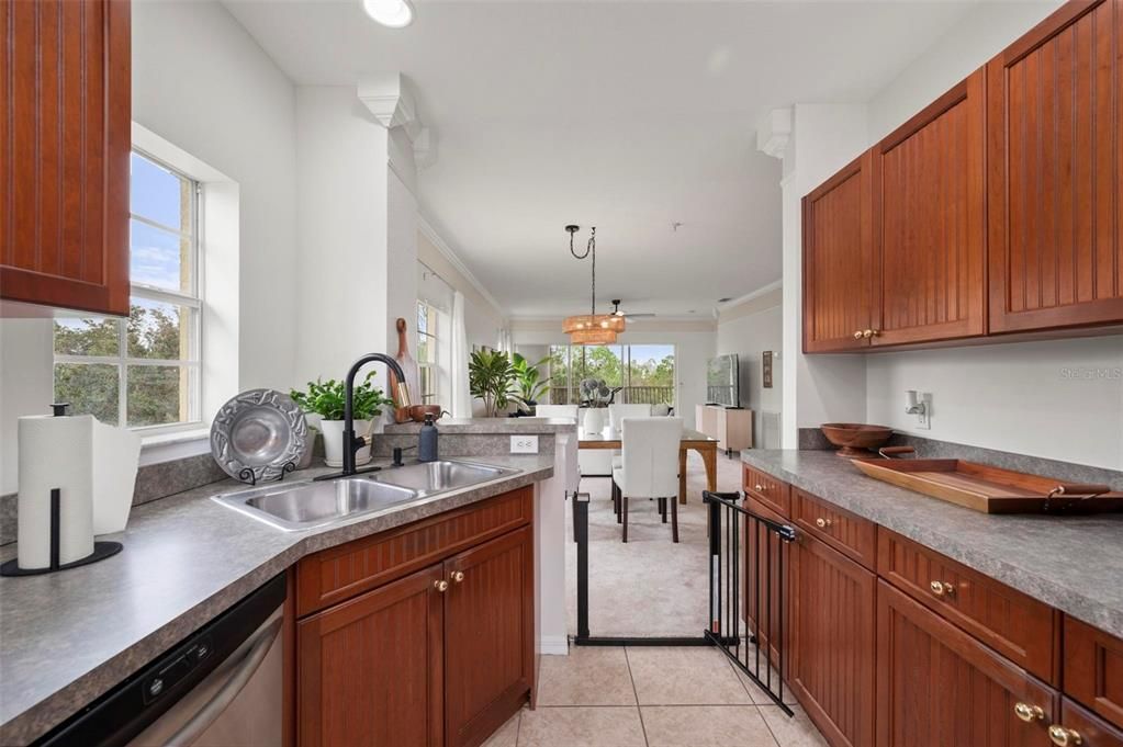 For Sale: $180,000 (3 beds, 2 baths, 1293 Square Feet)