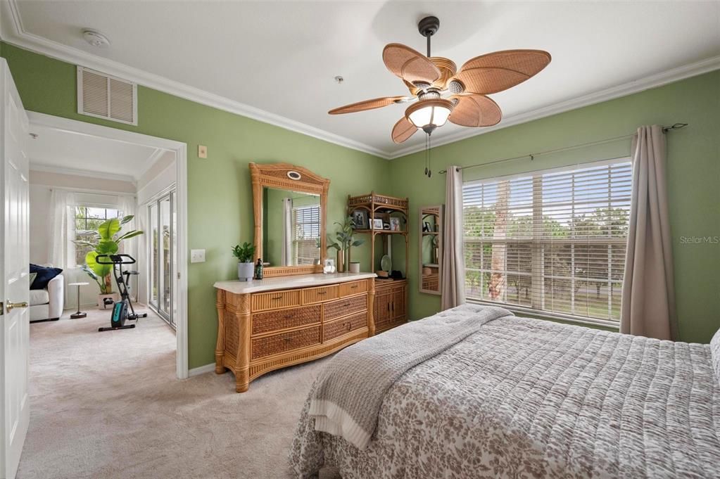 For Sale: $180,000 (3 beds, 2 baths, 1293 Square Feet)