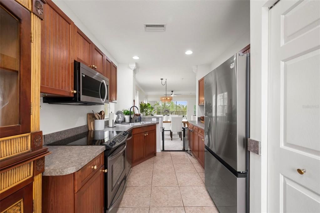 For Sale: $180,000 (3 beds, 2 baths, 1293 Square Feet)