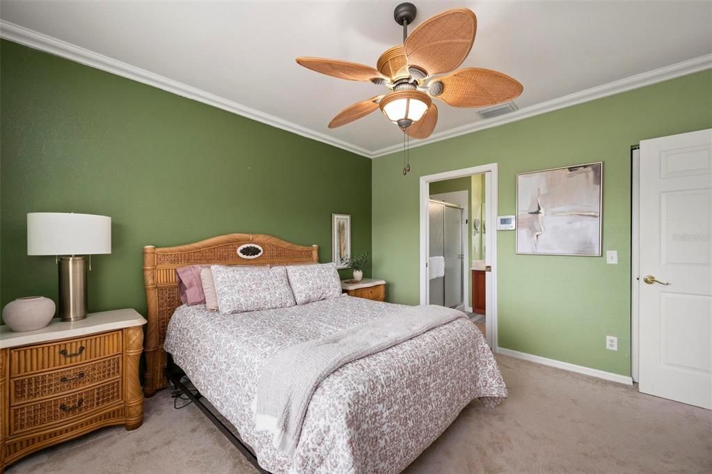 For Sale: $180,000 (3 beds, 2 baths, 1293 Square Feet)