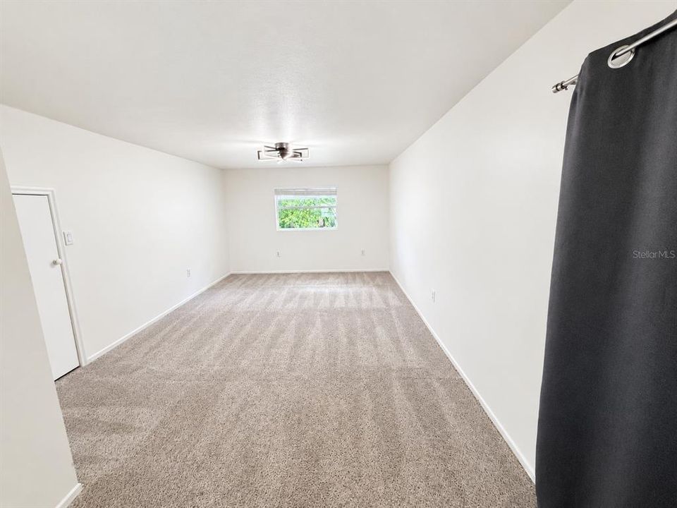 For Rent: $1,700 (1 beds, 1 baths, 858 Square Feet)
