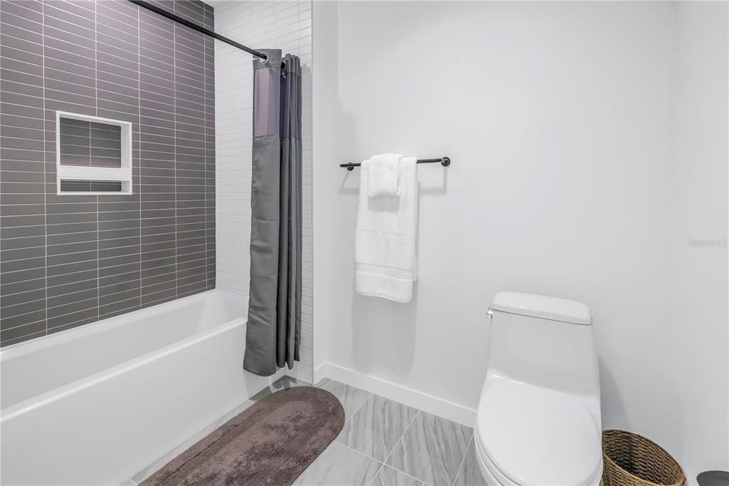 For Rent: $7,995 (3 beds, 2 baths, 2127 Square Feet)