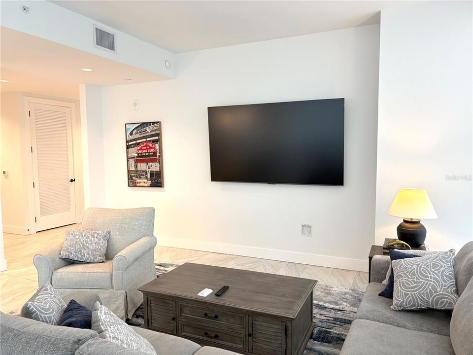 For Rent: $7,995 (3 beds, 2 baths, 2127 Square Feet)