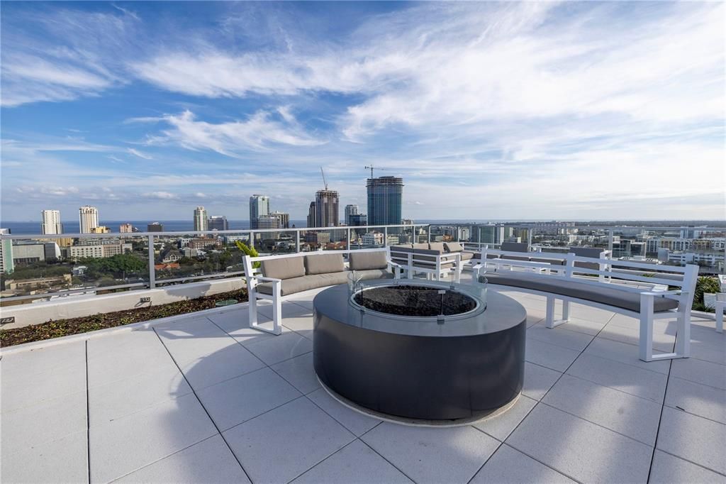 For Rent: $7,995 (3 beds, 2 baths, 2127 Square Feet)