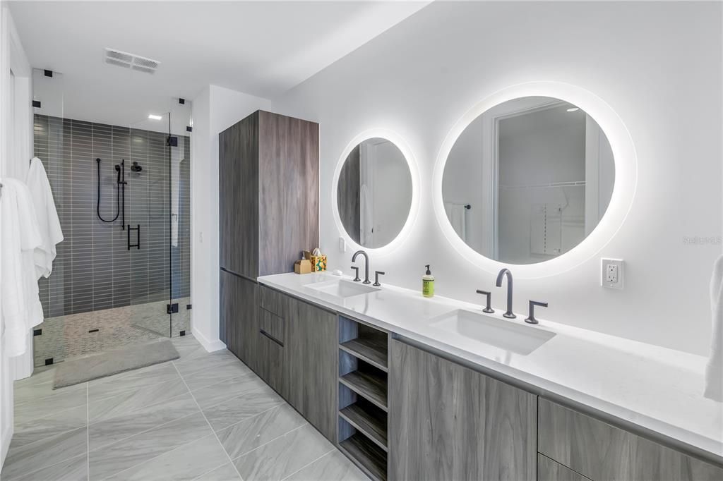 For Rent: $7,995 (3 beds, 2 baths, 2127 Square Feet)