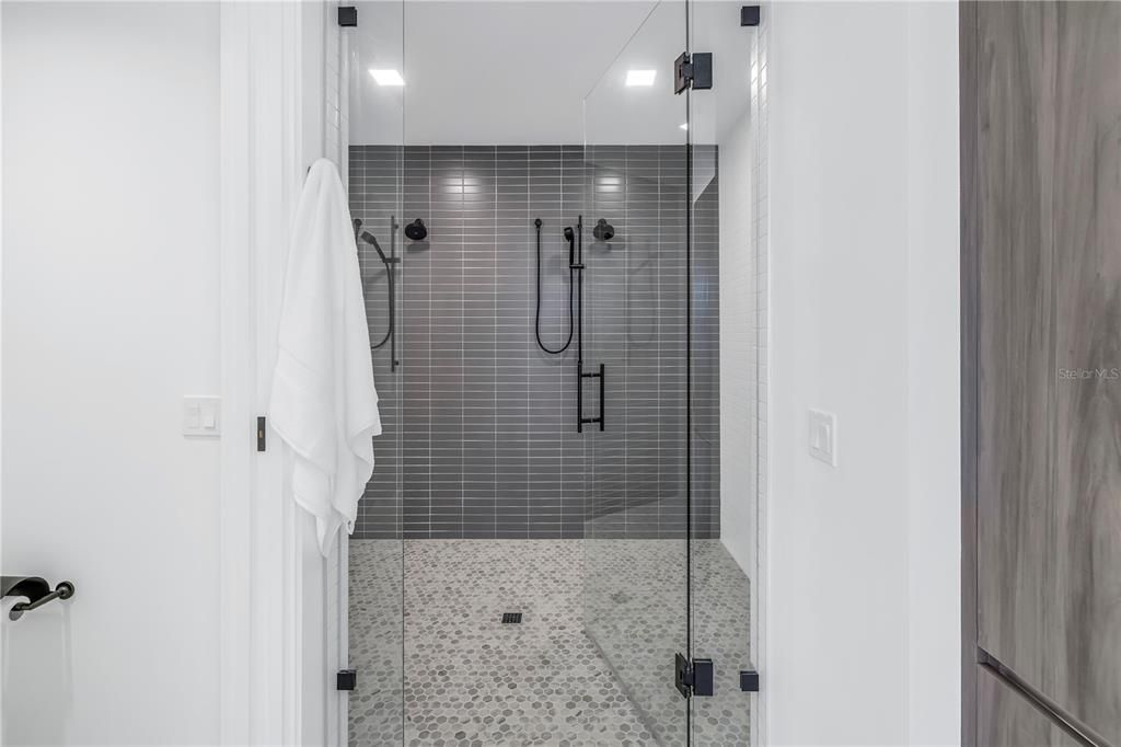 For Rent: $7,995 (3 beds, 2 baths, 2127 Square Feet)