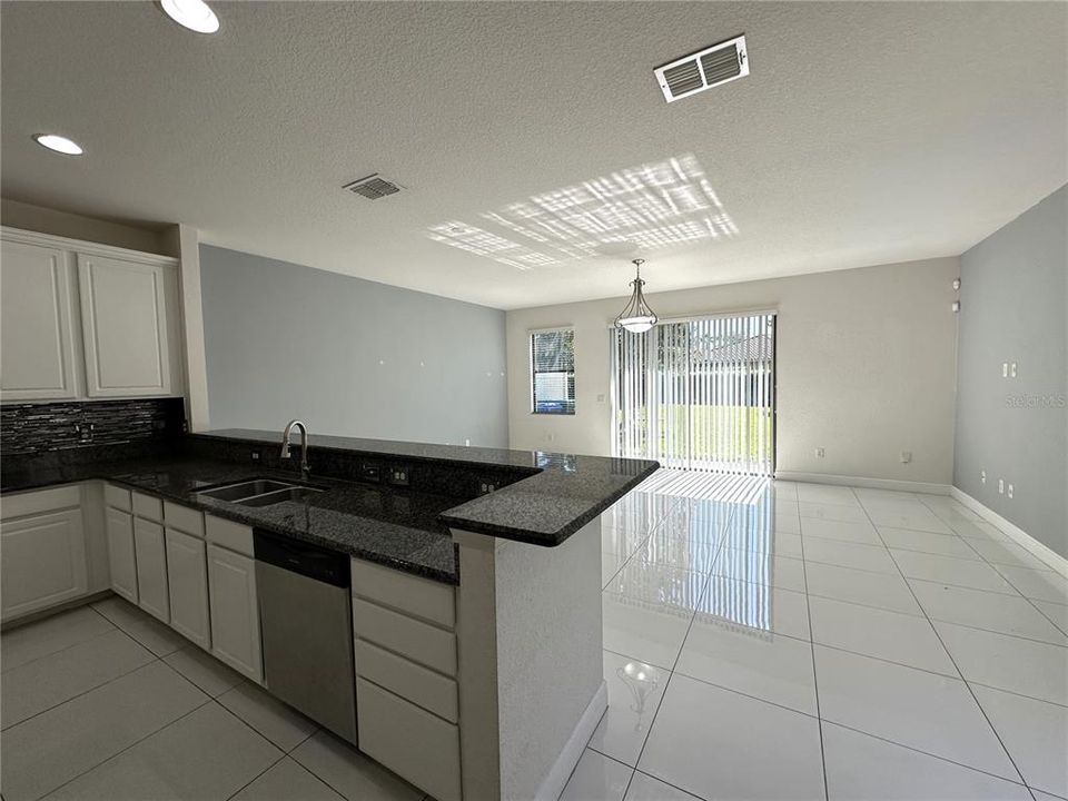 For Rent: $2,700 (3 beds, 2 baths, 1779 Square Feet)