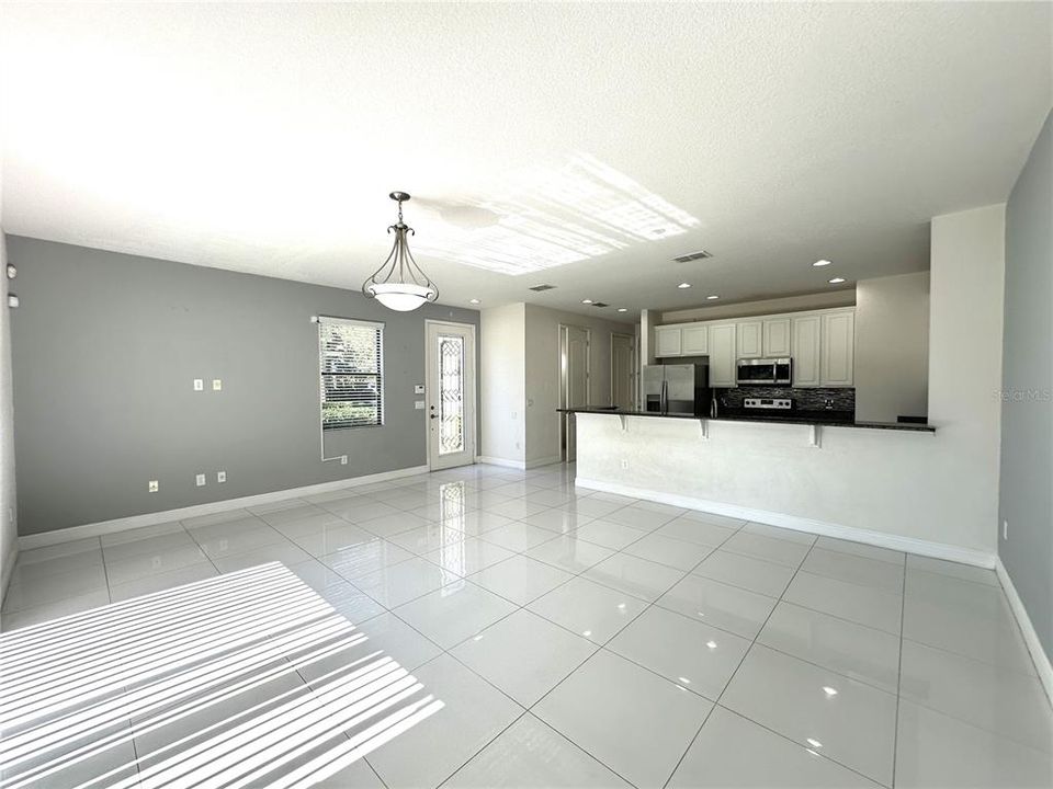 For Rent: $2,700 (3 beds, 2 baths, 1779 Square Feet)