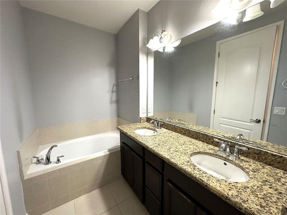 For Rent: $2,700 (3 beds, 2 baths, 1779 Square Feet)