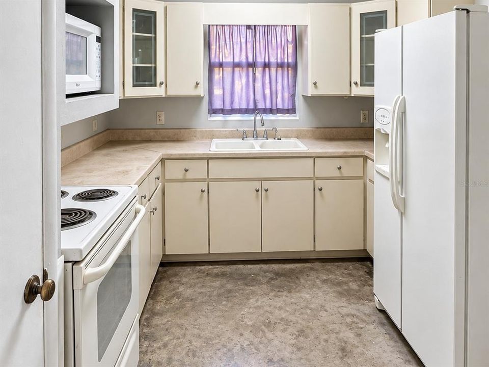 На продажу: $170,000 (3 спален, 1 ванн, 1220 Квадратных фут)
