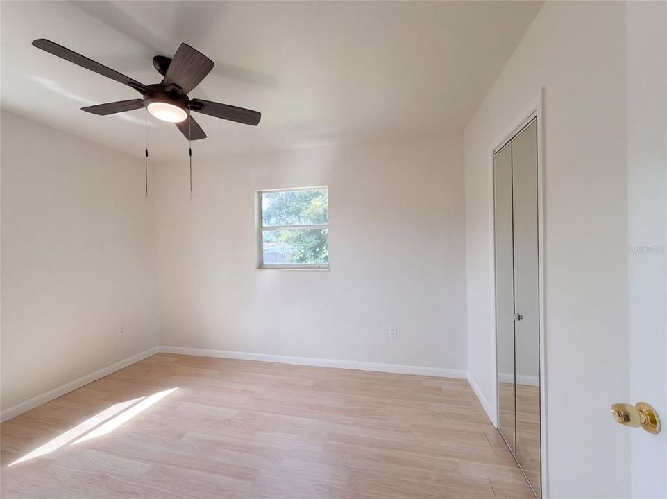 For Sale: $240,000 (3 beds, 1 baths, 912 Square Feet)