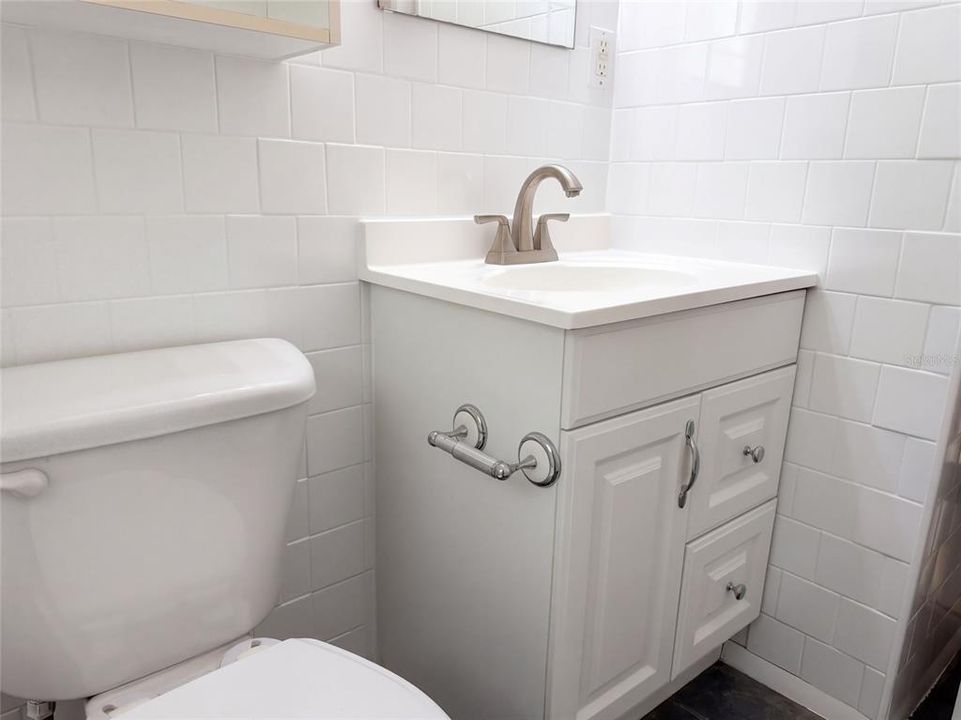 For Sale: $240,000 (3 beds, 1 baths, 912 Square Feet)