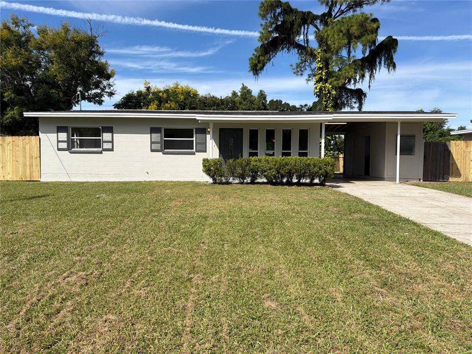 For Sale: $240,000 (3 beds, 1 baths, 912 Square Feet)