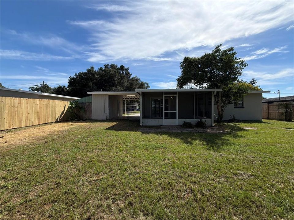 For Sale: $240,000 (3 beds, 1 baths, 912 Square Feet)