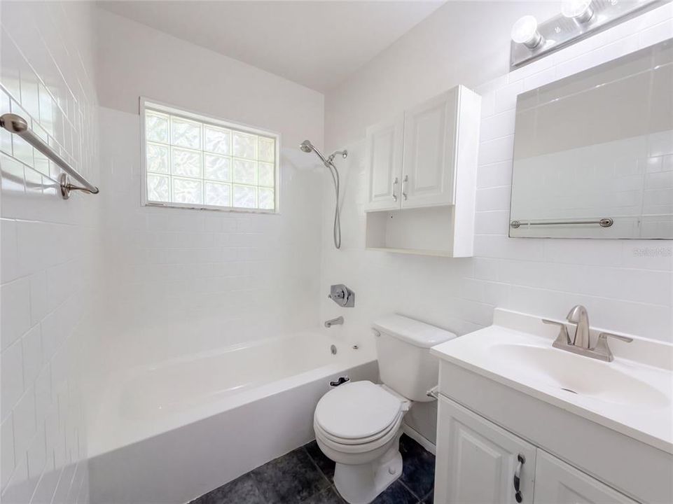 For Sale: $240,000 (3 beds, 1 baths, 912 Square Feet)
