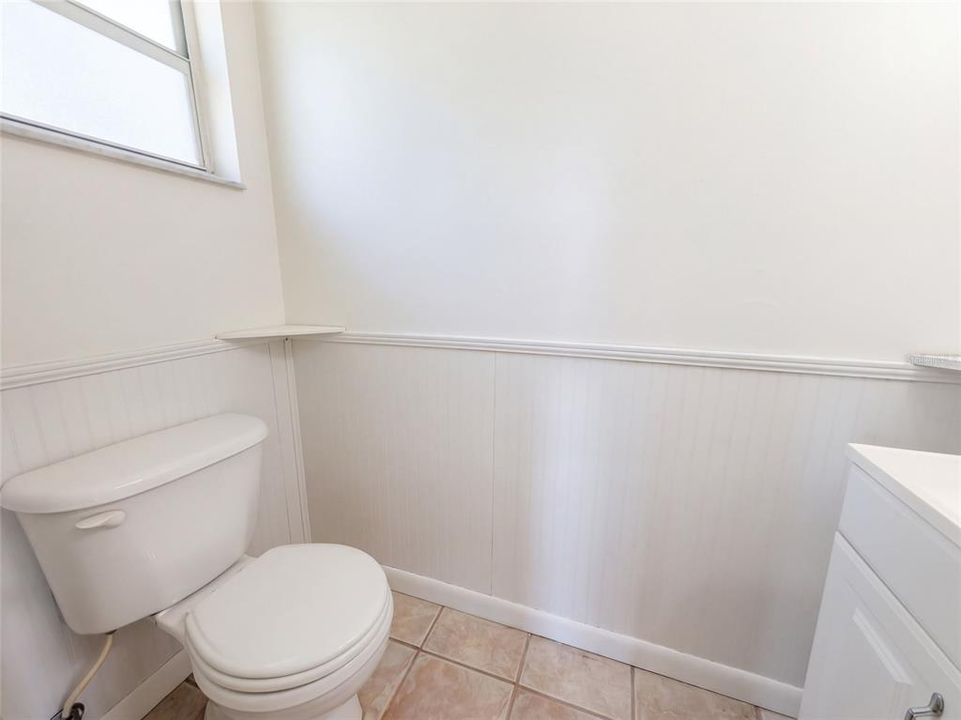 For Sale: $240,000 (3 beds, 1 baths, 912 Square Feet)