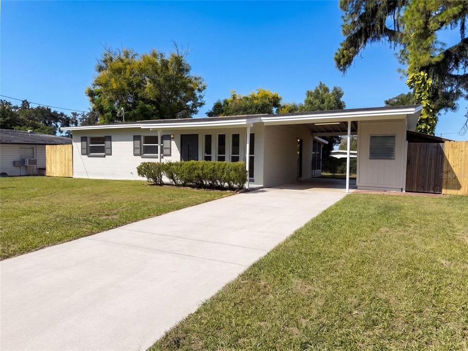 For Sale: $240,000 (3 beds, 1 baths, 912 Square Feet)