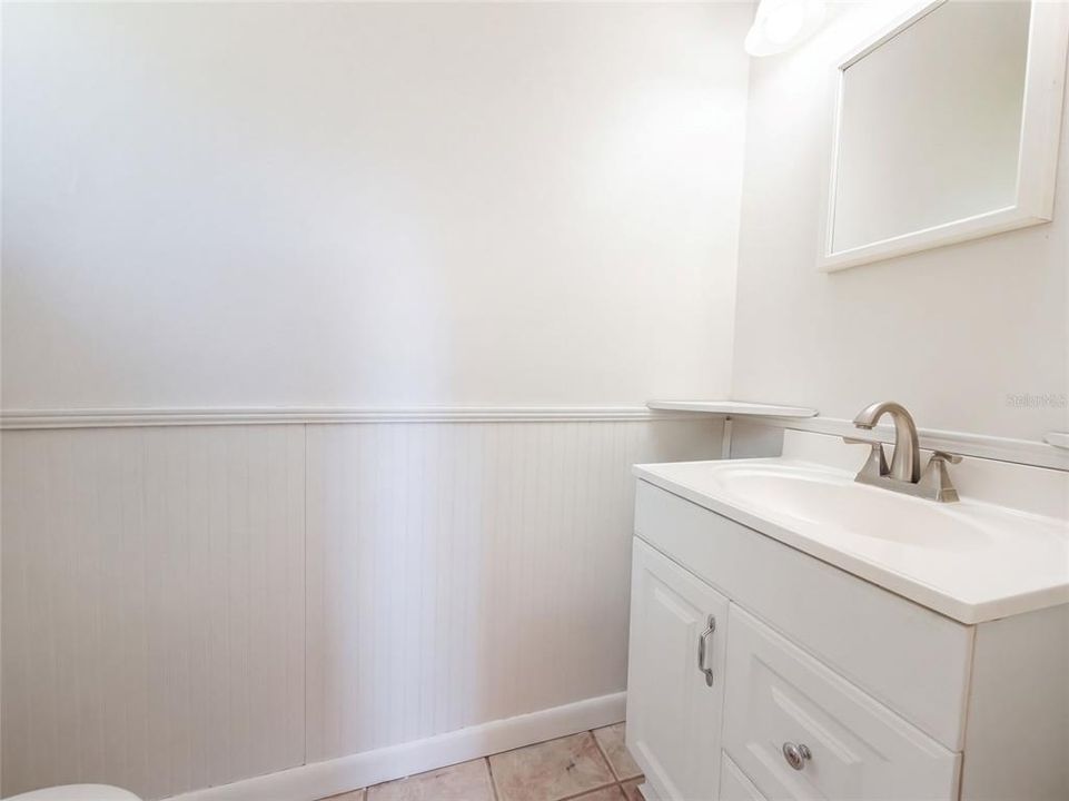 For Sale: $240,000 (3 beds, 1 baths, 912 Square Feet)