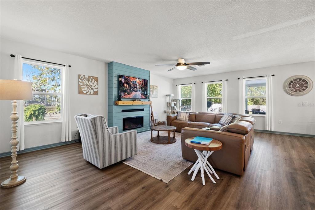 For Sale: $585,000 (4 beds, 3 baths, 2823 Square Feet)