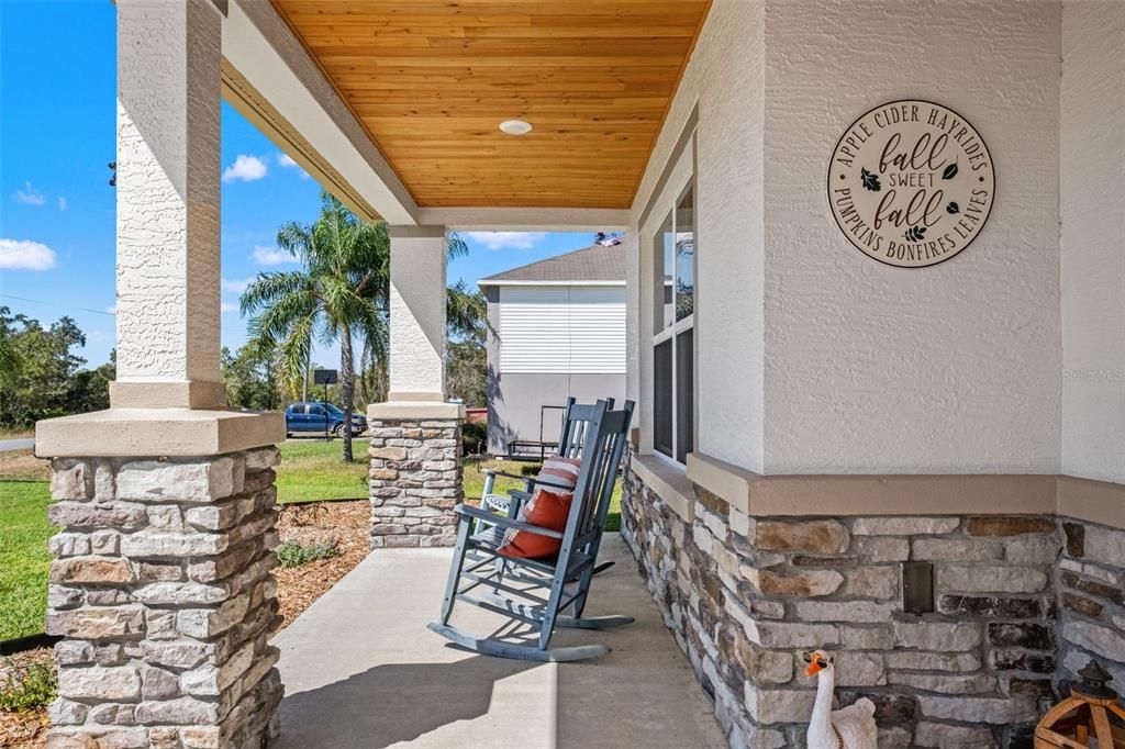 For Sale: $585,000 (4 beds, 3 baths, 2823 Square Feet)