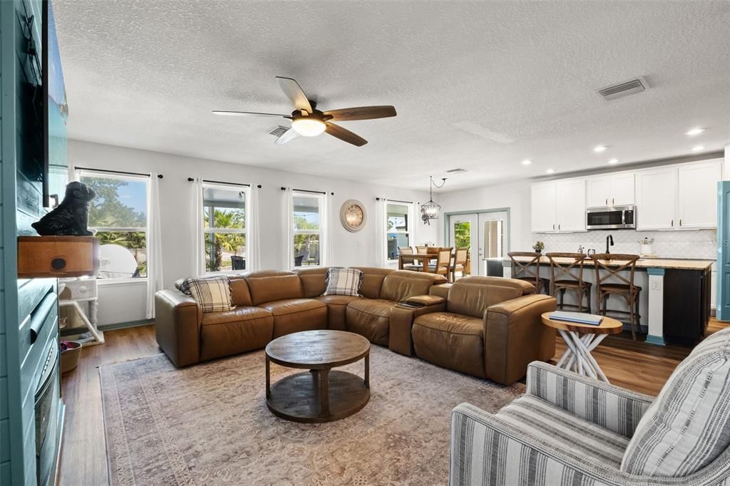 For Sale: $585,000 (4 beds, 3 baths, 2823 Square Feet)