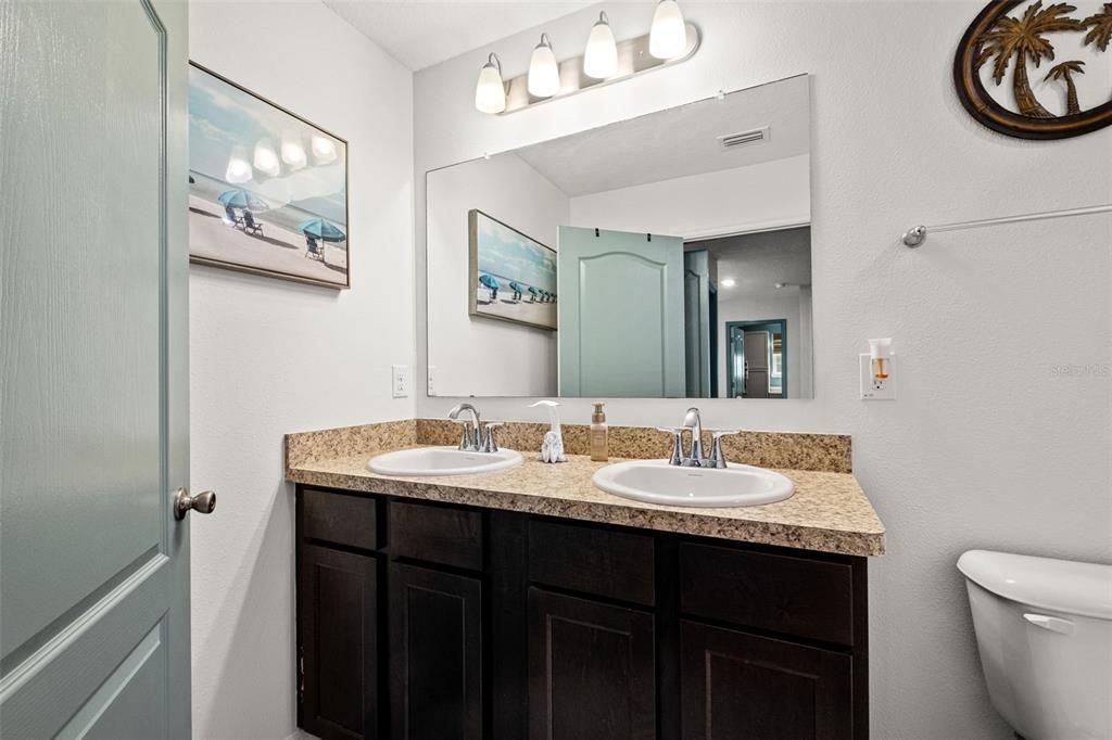 For Sale: $585,000 (4 beds, 3 baths, 2823 Square Feet)
