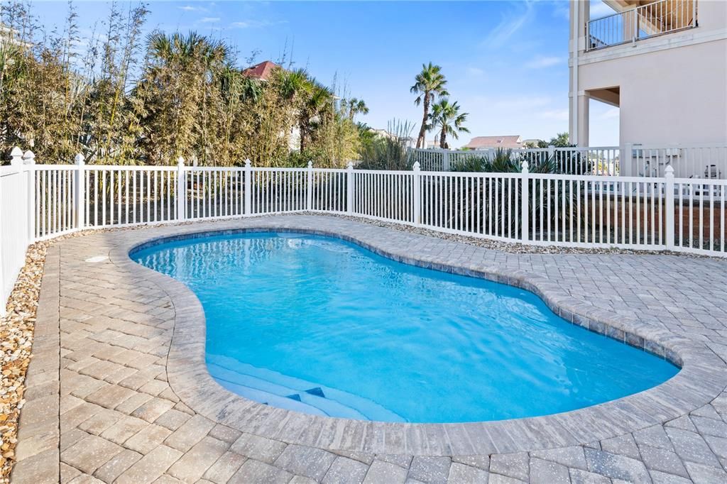 For Sale: $599,000 (2 beds, 2 baths, 1364 Square Feet)