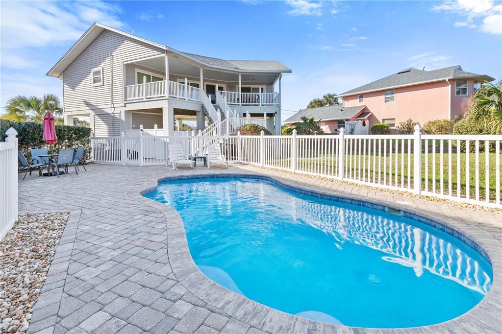 For Sale: $599,000 (2 beds, 2 baths, 1364 Square Feet)