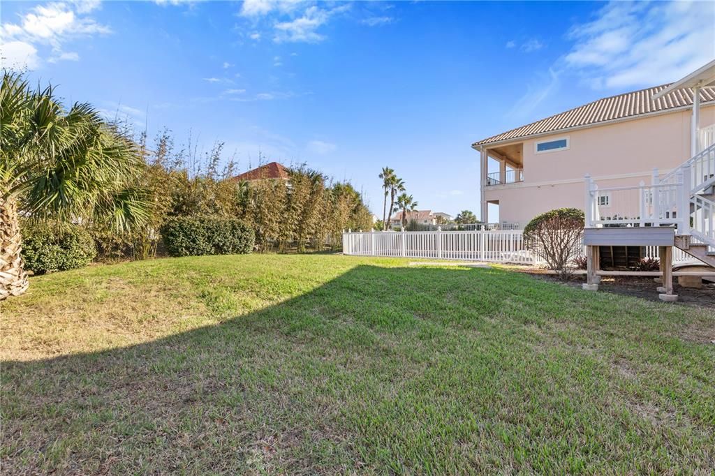 For Sale: $599,000 (2 beds, 2 baths, 1364 Square Feet)