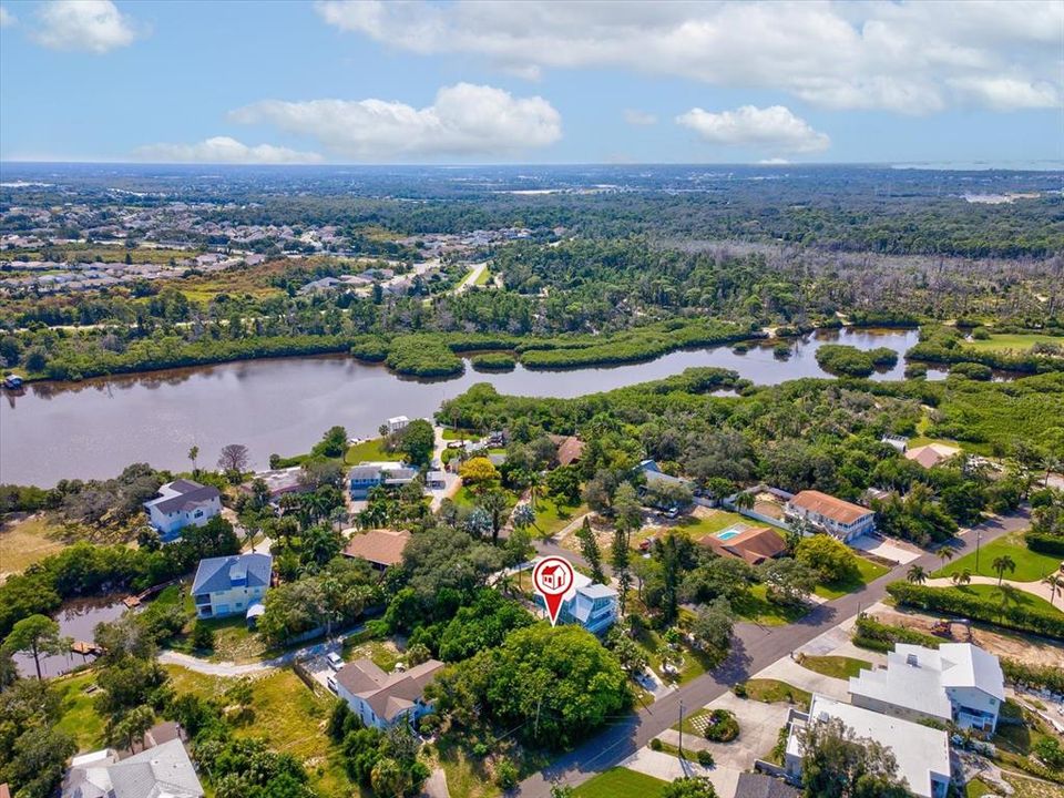 На продажу: $133,500 (0.26 acres)