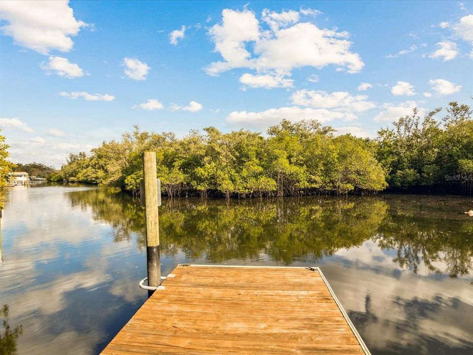 На продажу: $133,500 (0.26 acres)