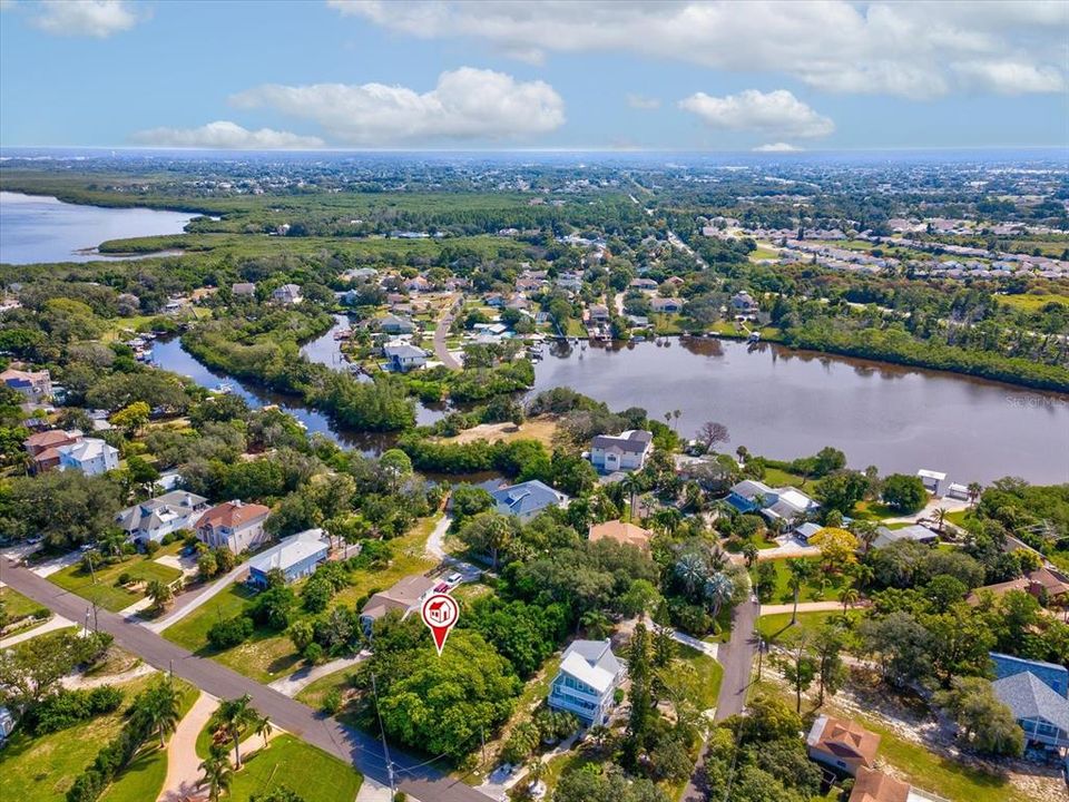 На продажу: $133,500 (0.26 acres)