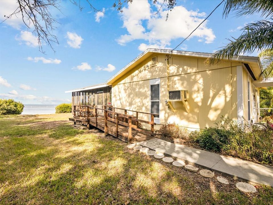 На продажу: $133,500 (0.26 acres)