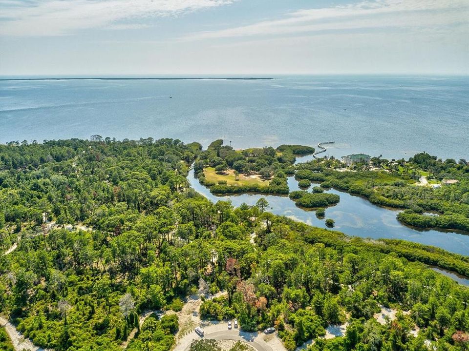 На продажу: $133,500 (0.26 acres)