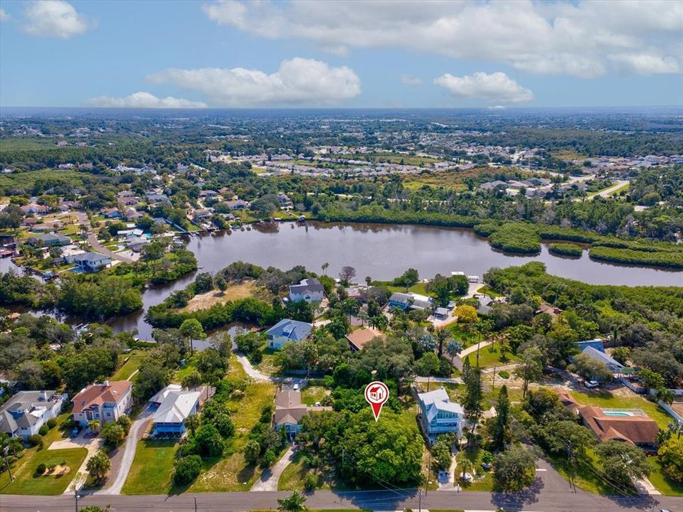 На продажу: $133,500 (0.26 acres)