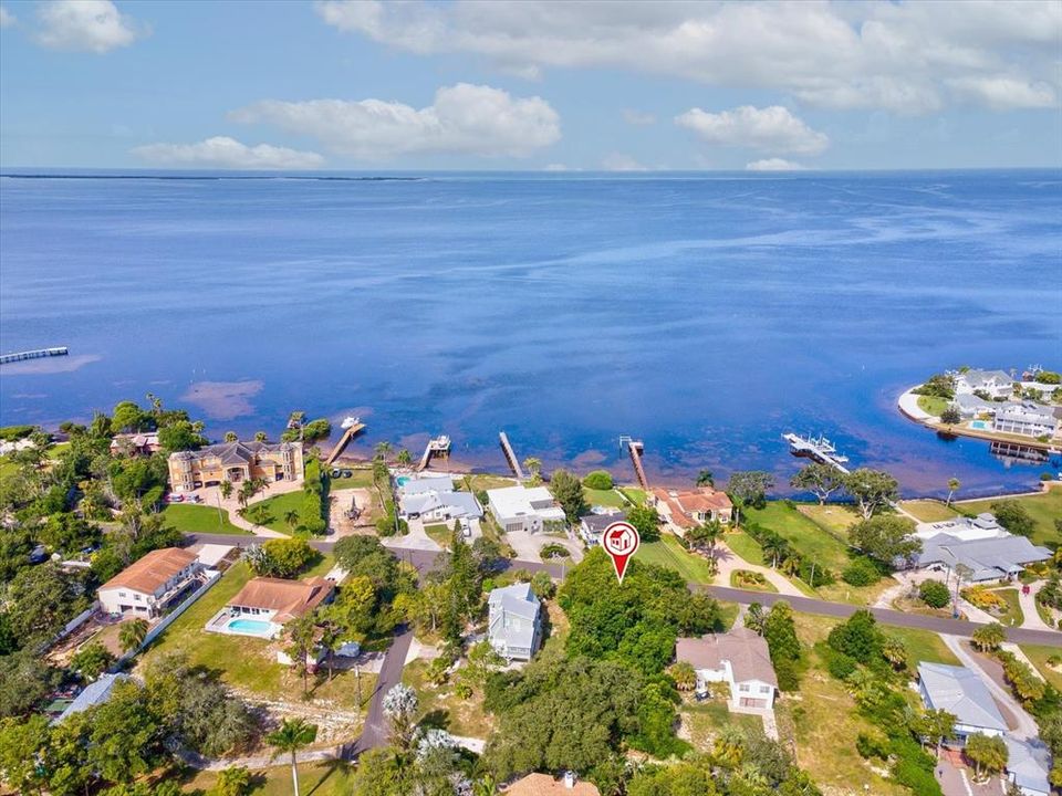 На продажу: $133,500 (0.26 acres)