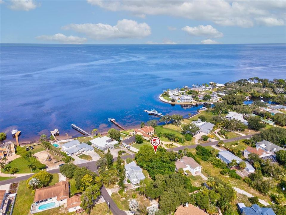 На продажу: $133,500 (0.26 acres)