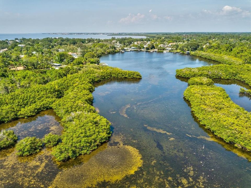 На продажу: $133,500 (0.26 acres)