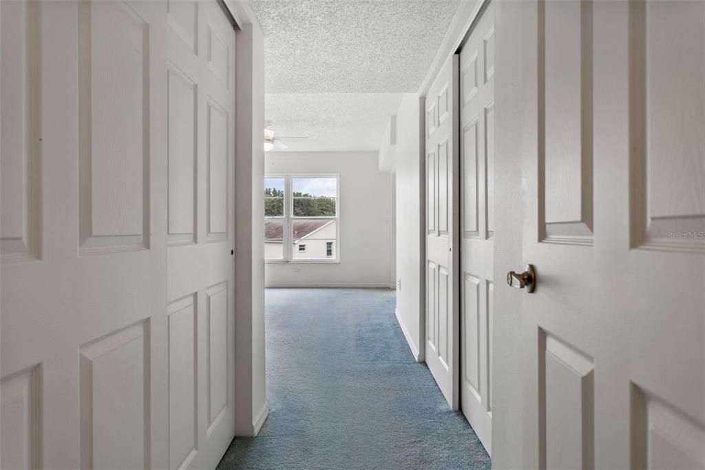 For Sale: $139,990 (2 beds, 2 baths, 1004 Square Feet)