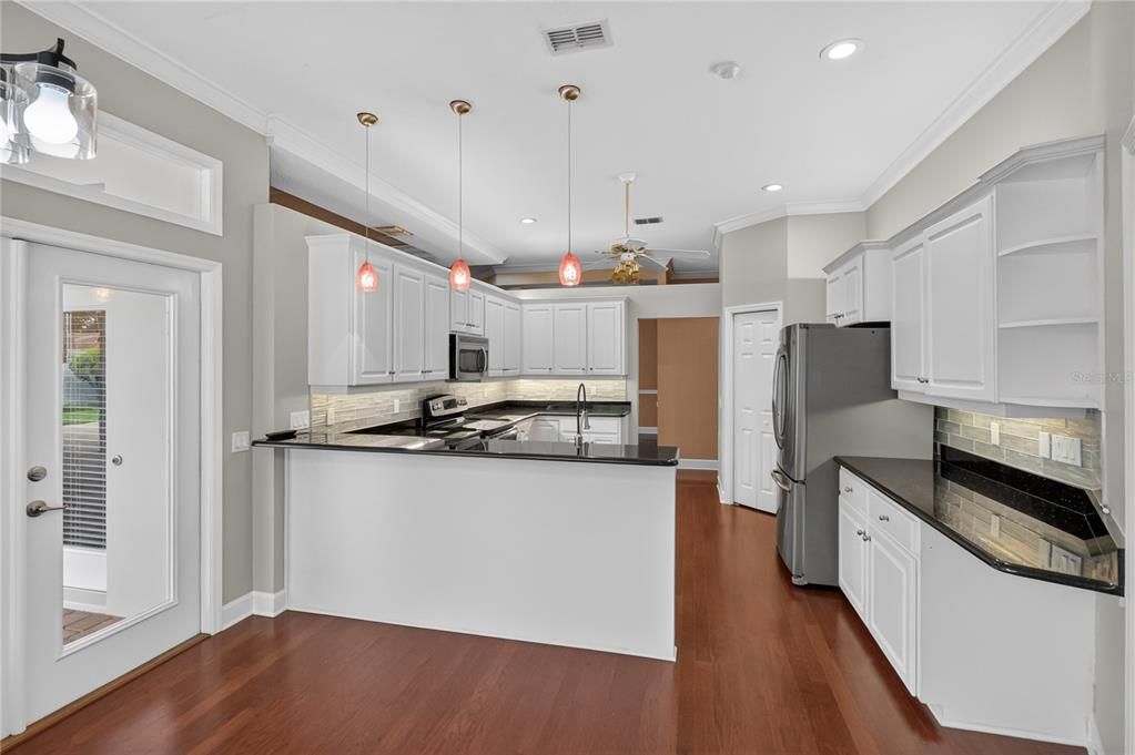 En Venta: $769,000 (4 camas, 3 baños, 2977 Pies cuadrados)