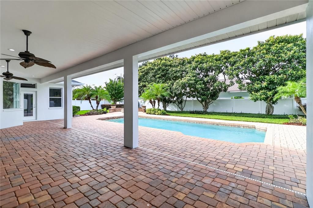 En Venta: $769,000 (4 camas, 3 baños, 2977 Pies cuadrados)