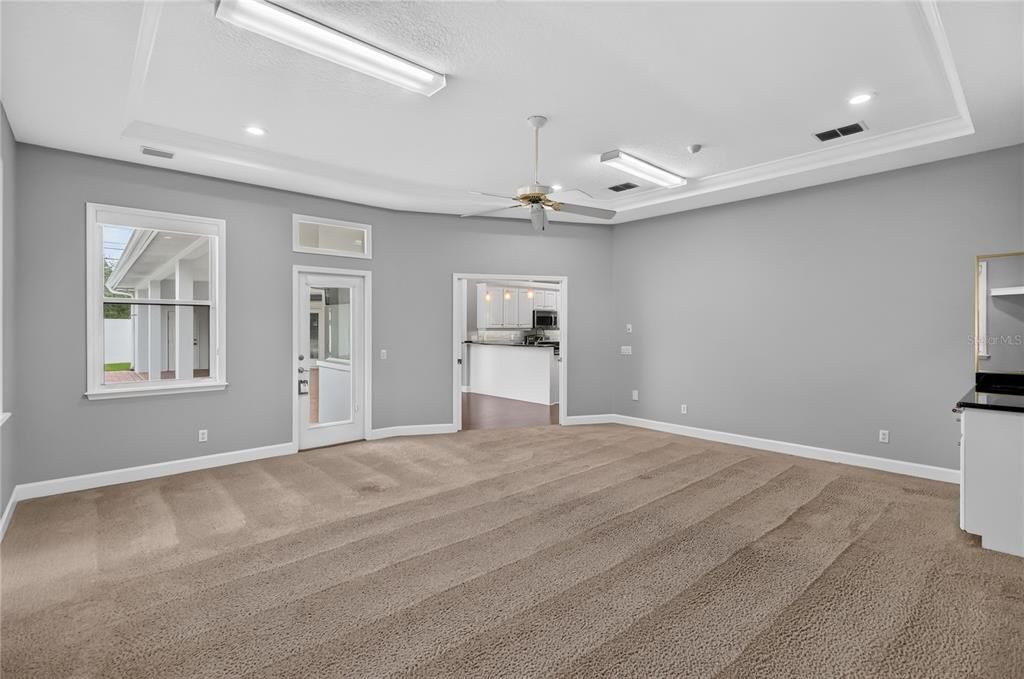 En Venta: $769,000 (4 camas, 3 baños, 2977 Pies cuadrados)