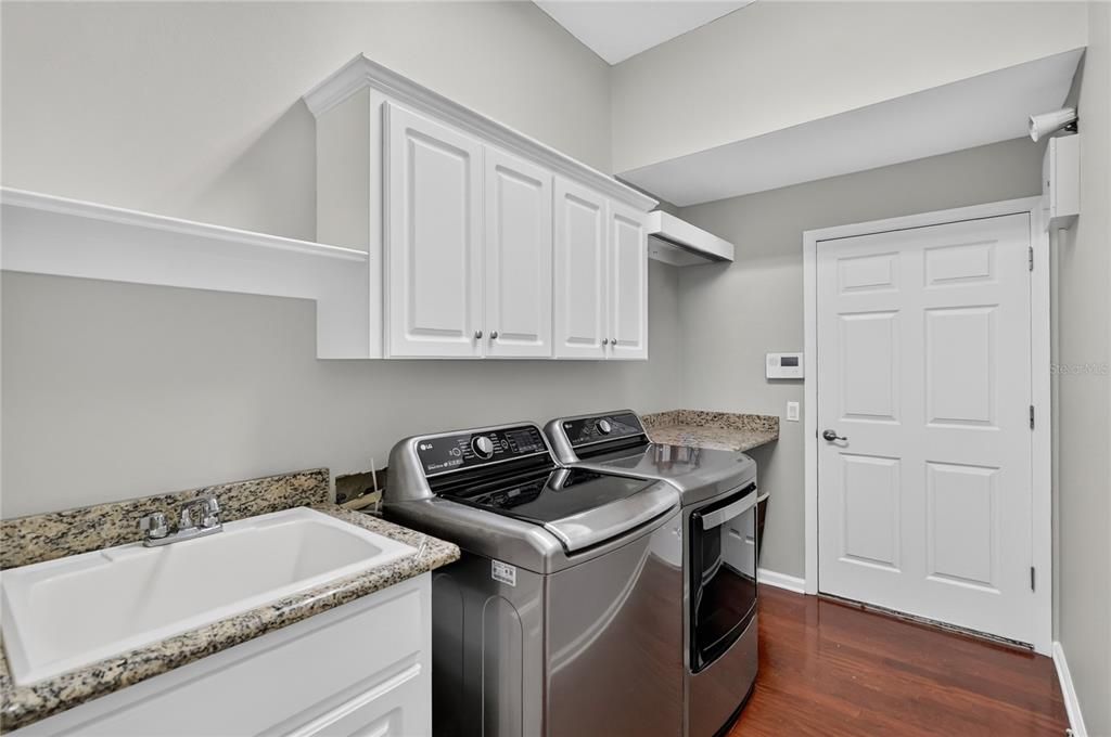 En Venta: $769,000 (4 camas, 3 baños, 2977 Pies cuadrados)