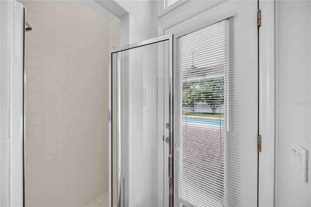 En Venta: $769,000 (4 camas, 3 baños, 2977 Pies cuadrados)