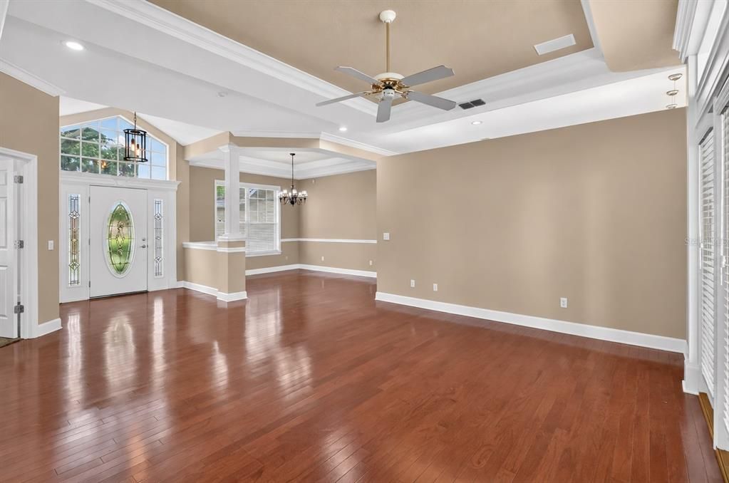 En Venta: $769,000 (4 camas, 3 baños, 2977 Pies cuadrados)